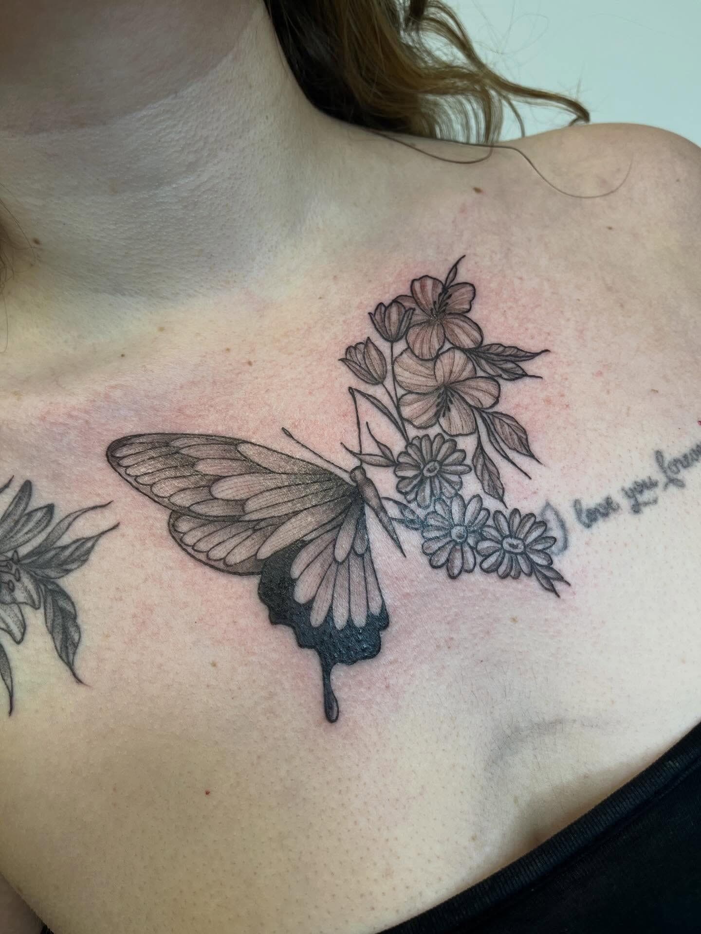 Tatouage réalisé par Yon au Tattoo Studio Tewfick à Angers