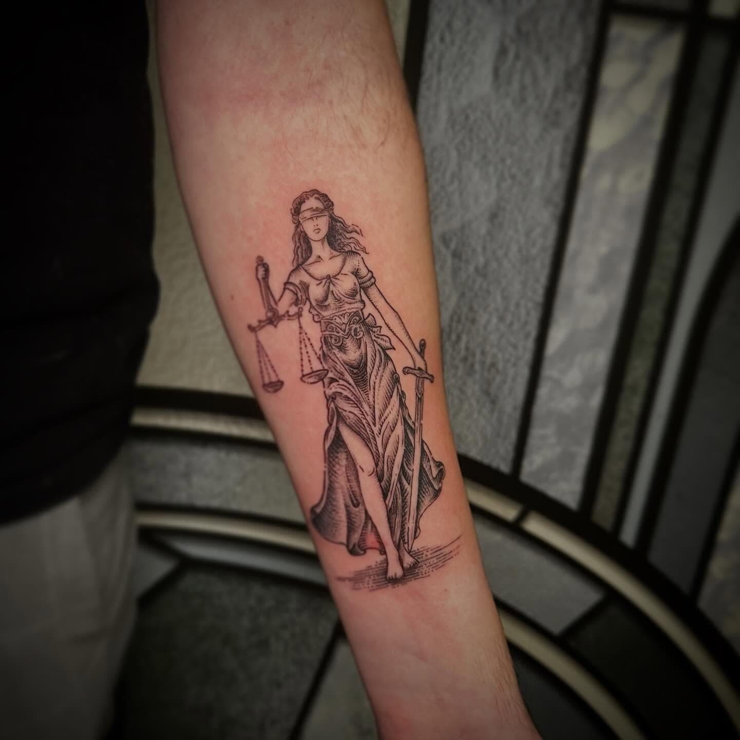 Tatouage réalisé par Ben au Tattoo Studio Tewfick à Angers