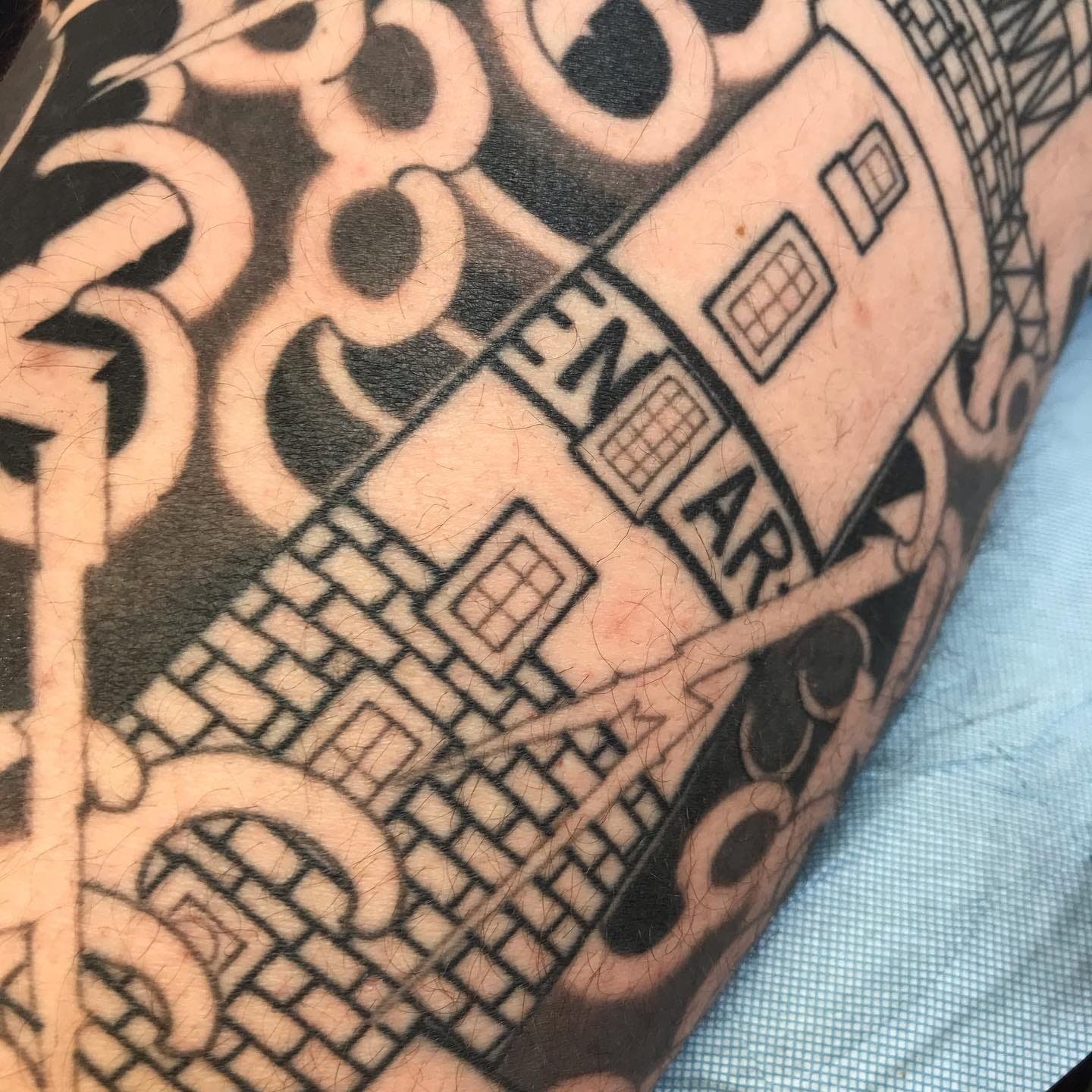 Tatouage réalisé par Adri au Tattoo Studio Tewfick à Angers
