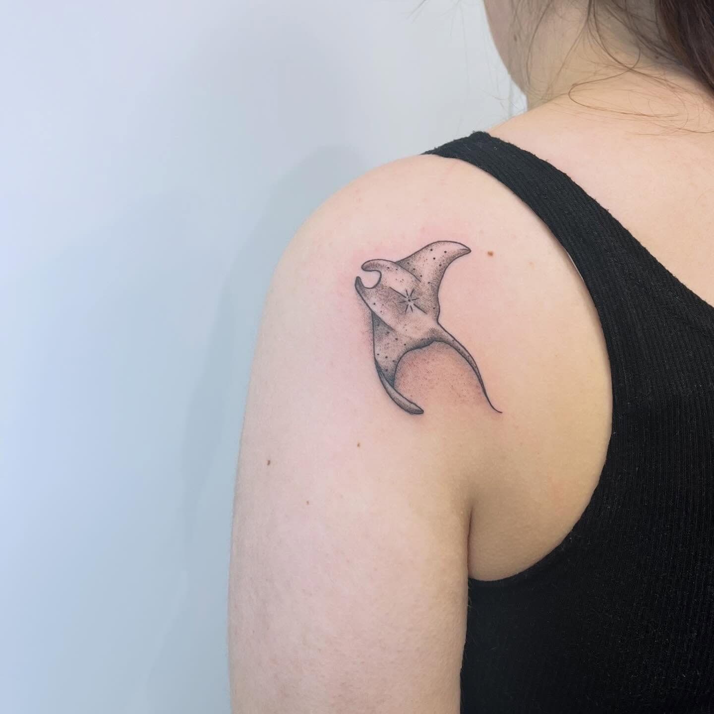Tatouage réalisé par Yon au Tattoo Studio Tewfick à Angers